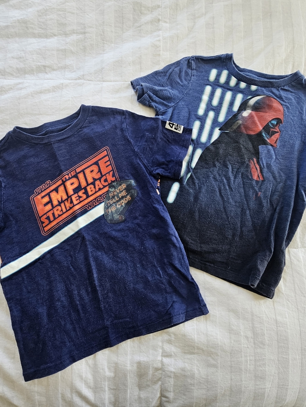 Gap Star Wars The Empire Strikes Back & Darth Vader Graphic T-shirt, Small 6-7